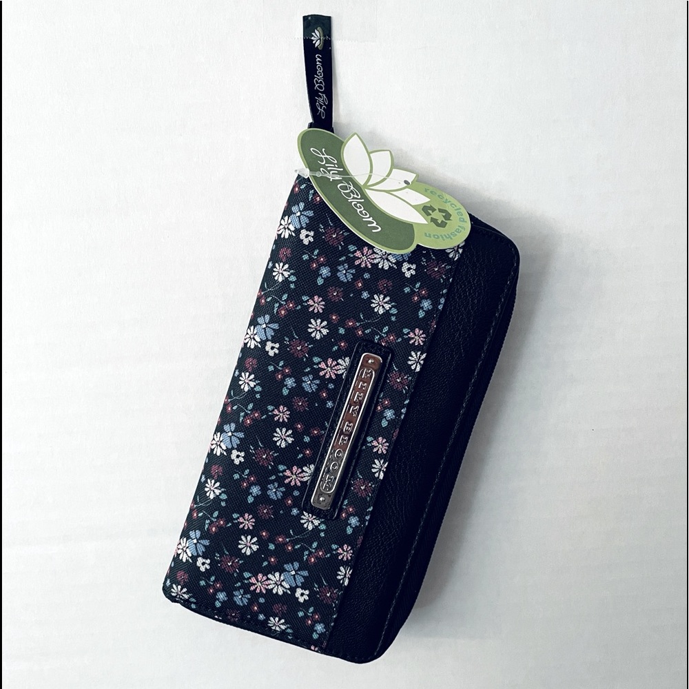 Lily Bloom Ditsy Daisy Delight Molly Wallet, Discounted Shipping